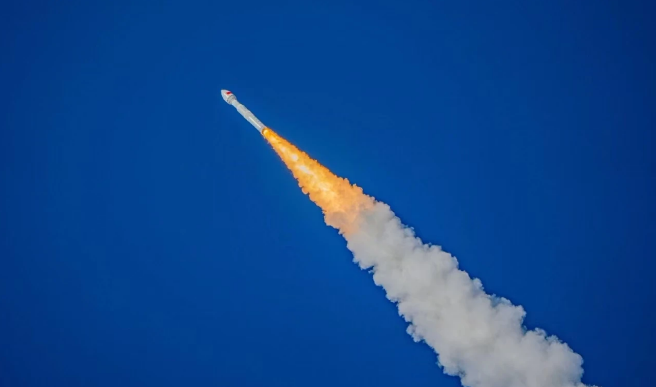 又双叒发卫星，av漫画
信息学院参与研制！